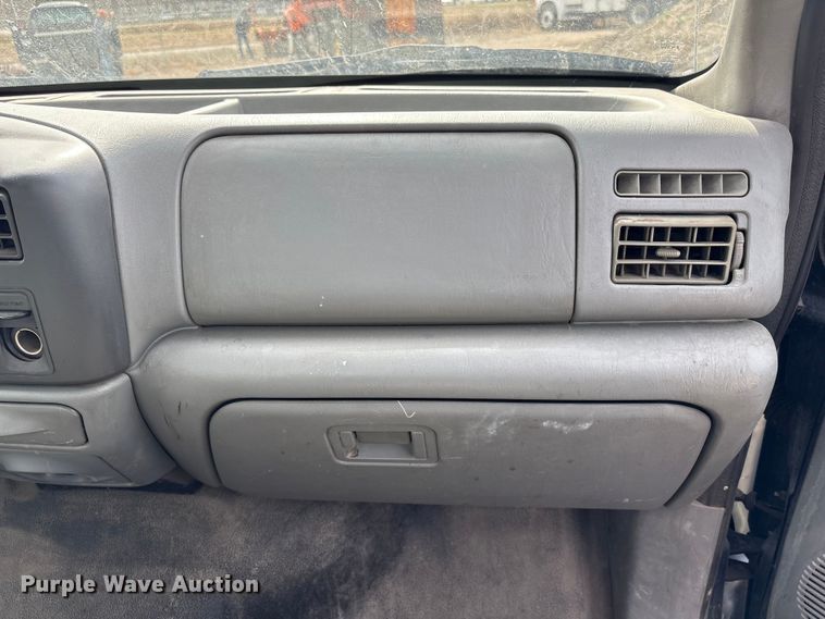 image for item EA4554 2004 Ford F350 Super Duty Ext. Cab utility bed pickup truck