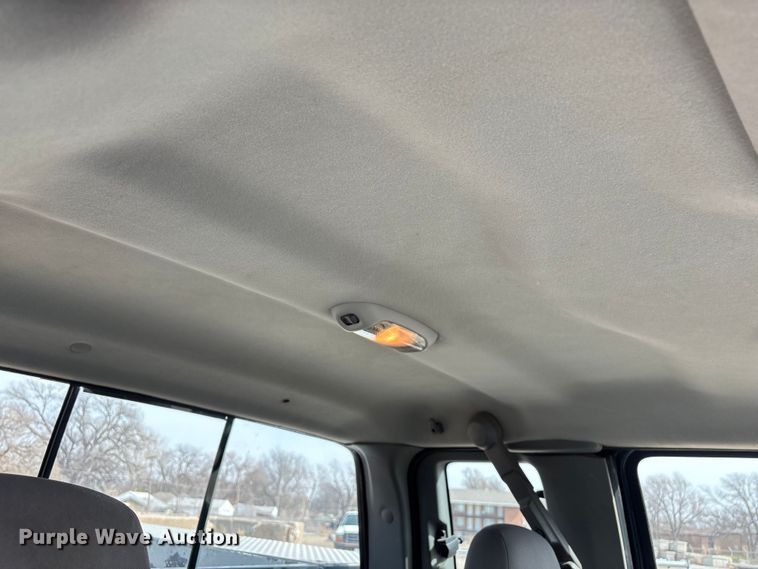 image for item EA4554 2004 Ford F350 Super Duty Ext. Cab utility bed pickup truck