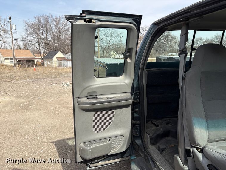 image for item EA4554 2004 Ford F350 Super Duty Ext. Cab utility bed pickup truck