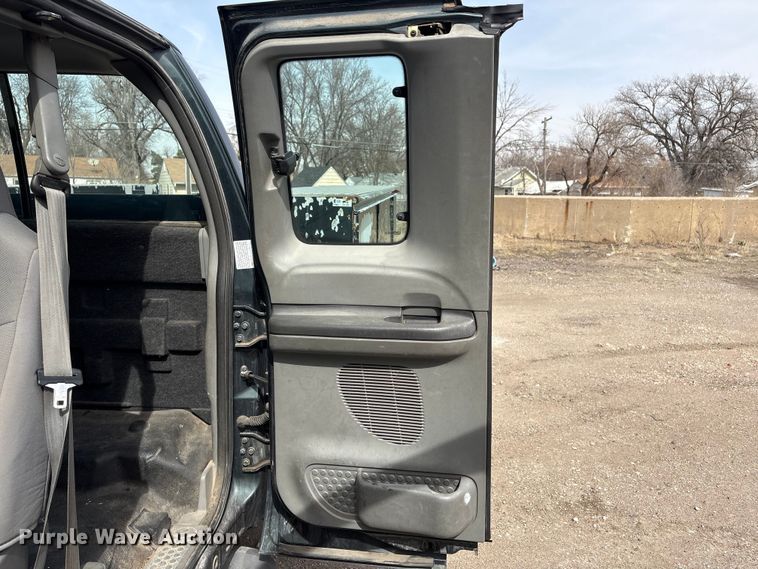 image for item EA4554 2004 Ford F350 Super Duty Ext. Cab utility bed pickup truck