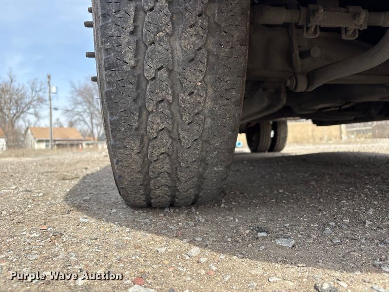 image for item EA4554 2004 Ford F350 Super Duty Ext. Cab utility bed pickup truck