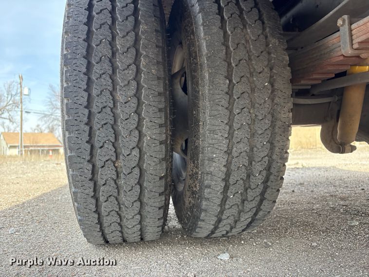 image for item EA4554 2004 Ford F350 Super Duty Ext. Cab utility bed pickup truck