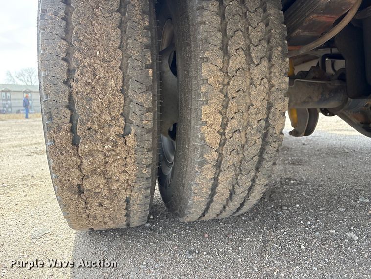 image for item EA4554 2004 Ford F350 Super Duty Ext. Cab utility bed pickup truck