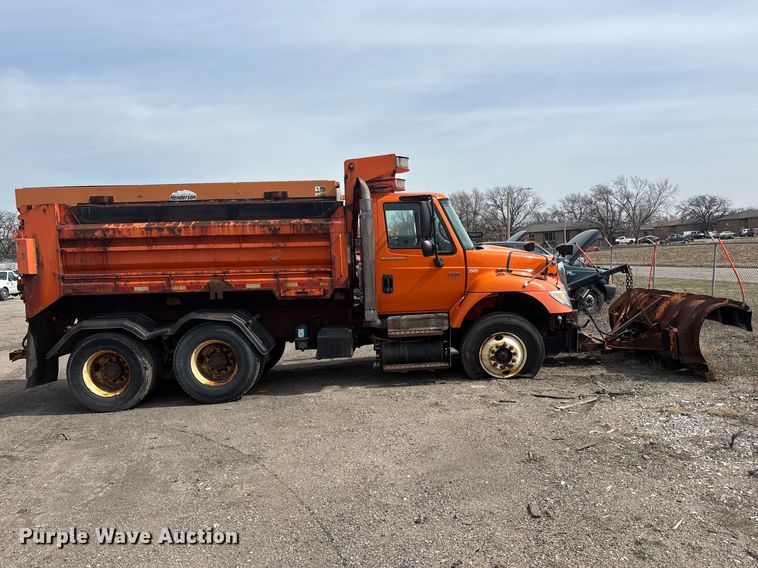 image for item EA4555 2007 International SF625 dump truck