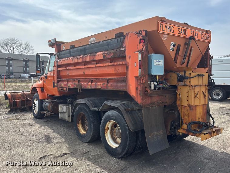 image for item EA4555 2007 International SF625 dump truck