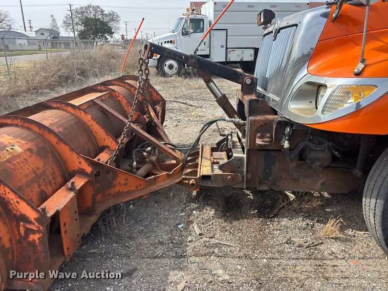 image for item EA4555 2007 International SF625 dump truck