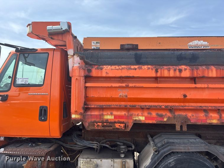 image for item EA4555 2007 International SF625 dump truck