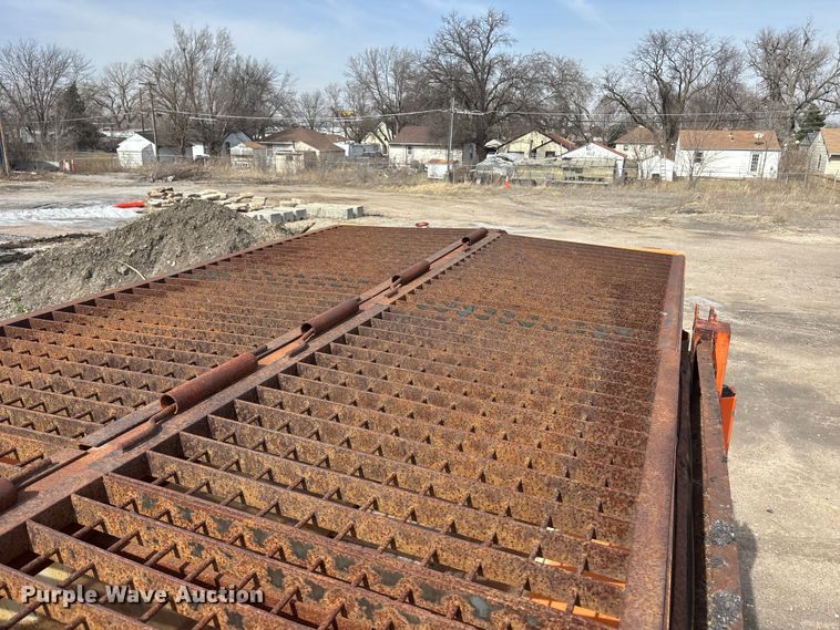 image for item EA4555 2007 International SF625 dump truck