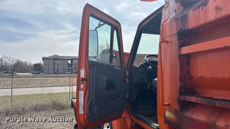image for item EA4555 2007 International SF625 dump truck