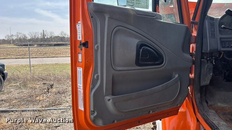 image for item EA4555 2007 International SF625 dump truck