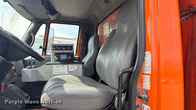 image for item EA4555 2007 International SF625 dump truck