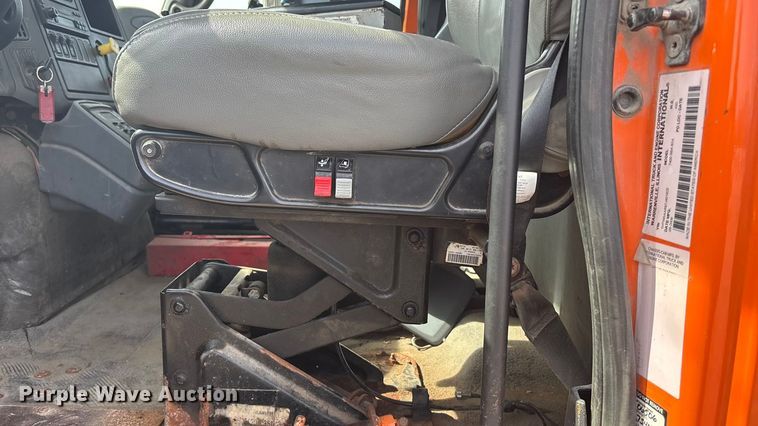 image for item EA4555 2007 International SF625 dump truck