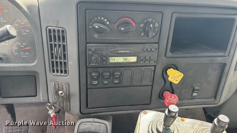 image for item EA4555 2007 International SF625 dump truck