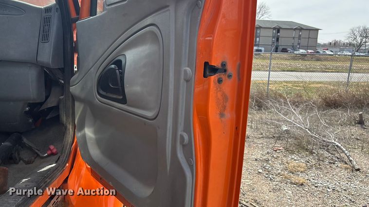 image for item EA4555 2007 International SF625 dump truck