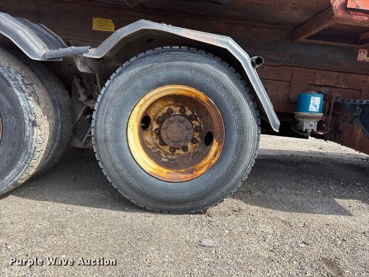 image for item EA4555 2007 International SF625 dump truck