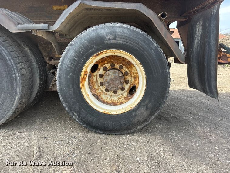 image for item EA4555 2007 International SF625 dump truck