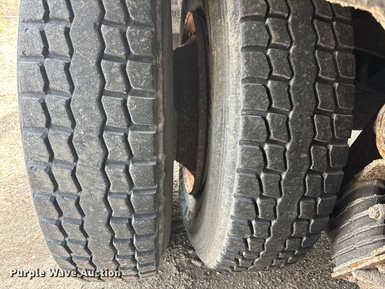 image for item EA4555 2007 International SF625 dump truck