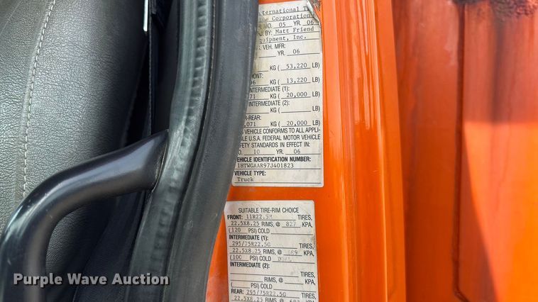 image for item EA4555 2007 International SF625 dump truck