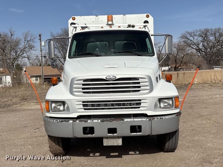 image for item EA4556 2001 Sterling M7500  chipper truck