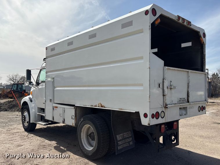 image for item EA4556 2001 Sterling M7500  chipper truck