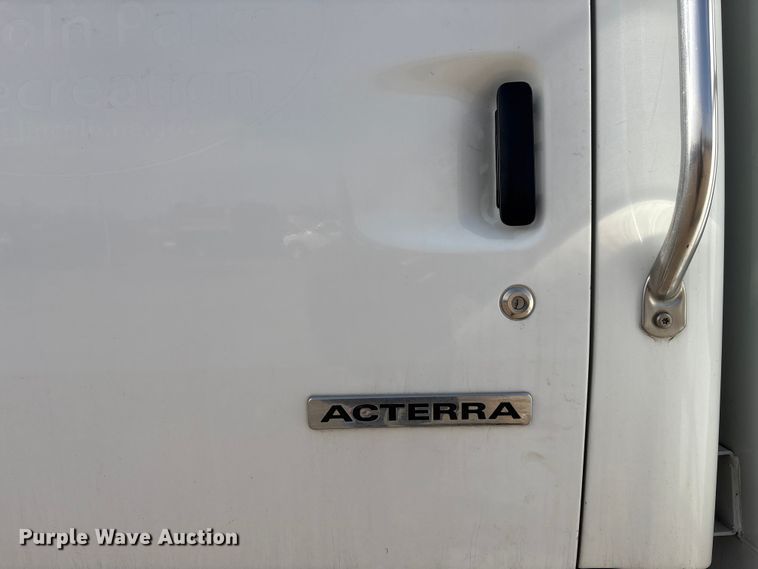 image for item EA4556 2001 Sterling M7500  chipper truck