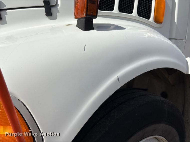 image for item EA4556 2001 Sterling M7500  chipper truck