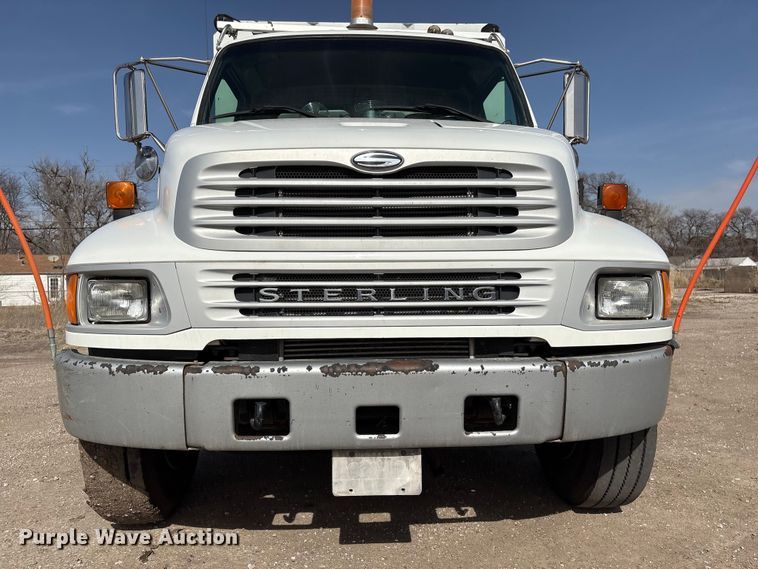 image for item EA4556 2001 Sterling M7500  chipper truck