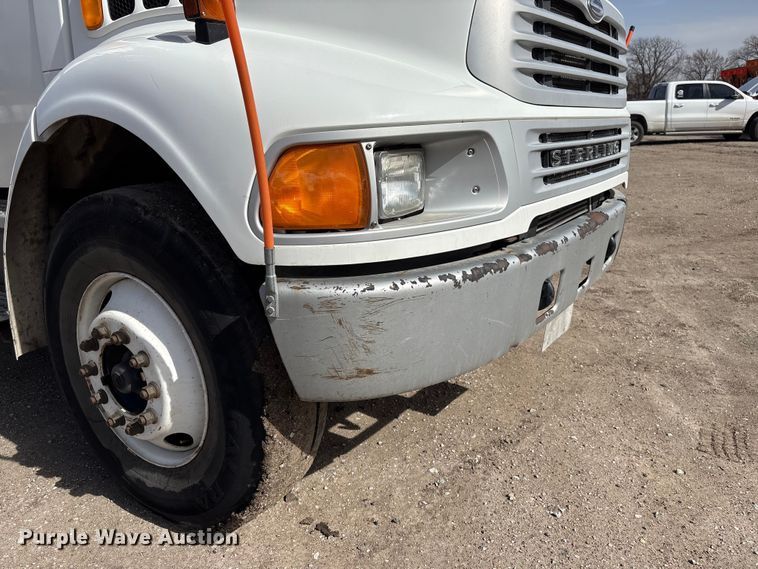 image for item EA4556 2001 Sterling M7500  chipper truck