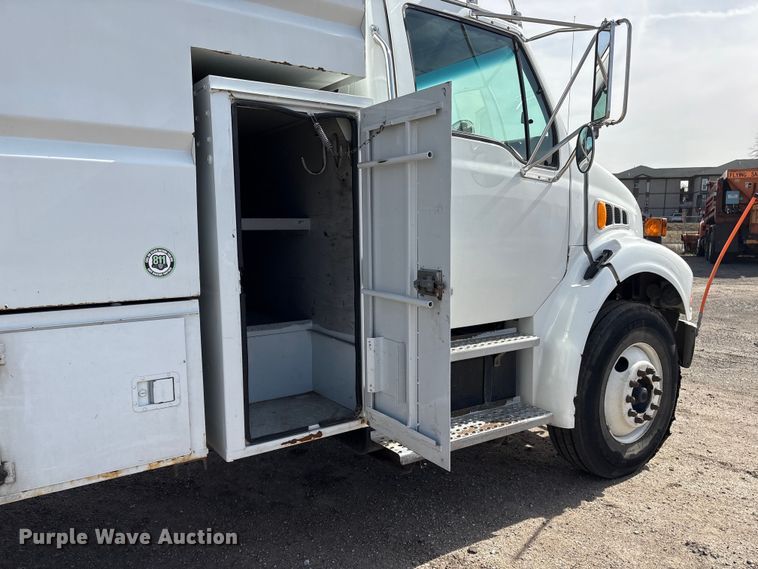 image for item EA4556 2001 Sterling M7500  chipper truck