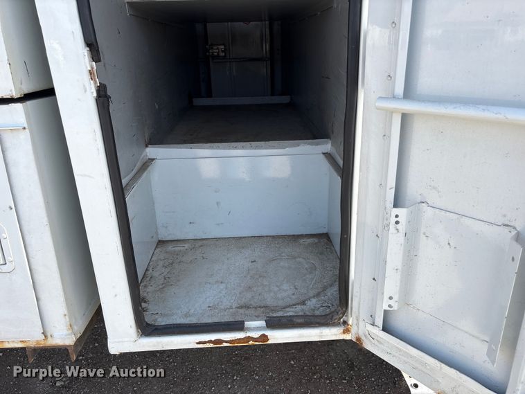 image for item EA4556 2001 Sterling M7500  chipper truck