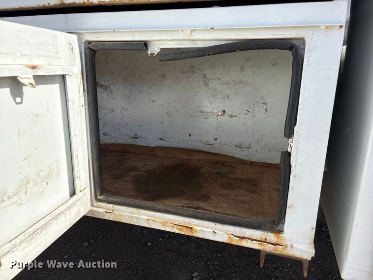 image for item EA4556 2001 Sterling M7500  chipper truck