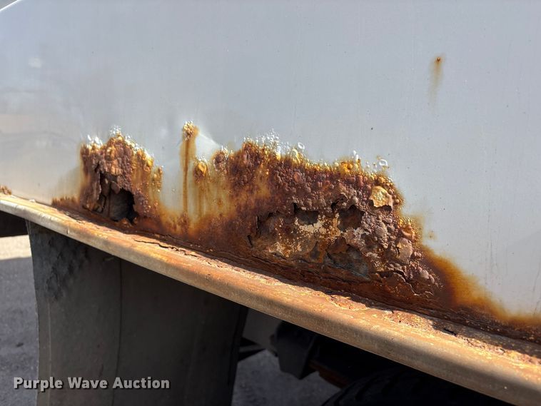 image for item EA4556 2001 Sterling M7500  chipper truck