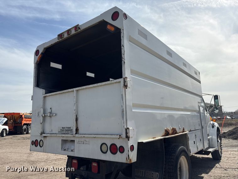 image for item EA4556 2001 Sterling M7500  chipper truck