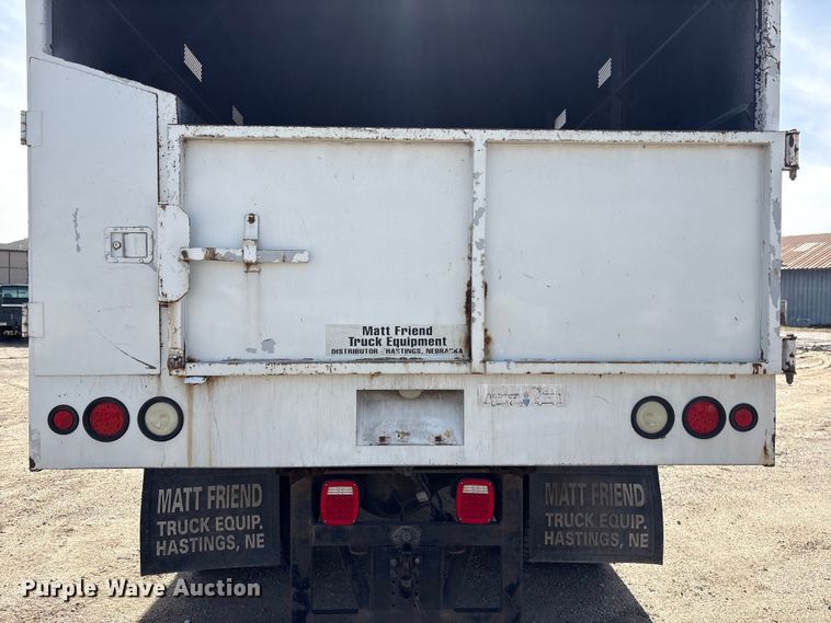 image for item EA4556 2001 Sterling M7500  chipper truck