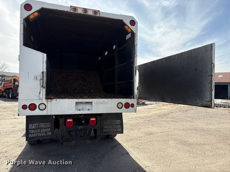 image for item EA4556 2001 Sterling M7500  chipper truck