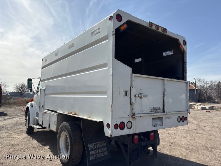 image for item EA4556 2001 Sterling M7500  chipper truck