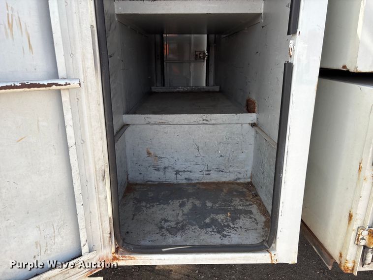 image for item EA4556 2001 Sterling M7500  chipper truck