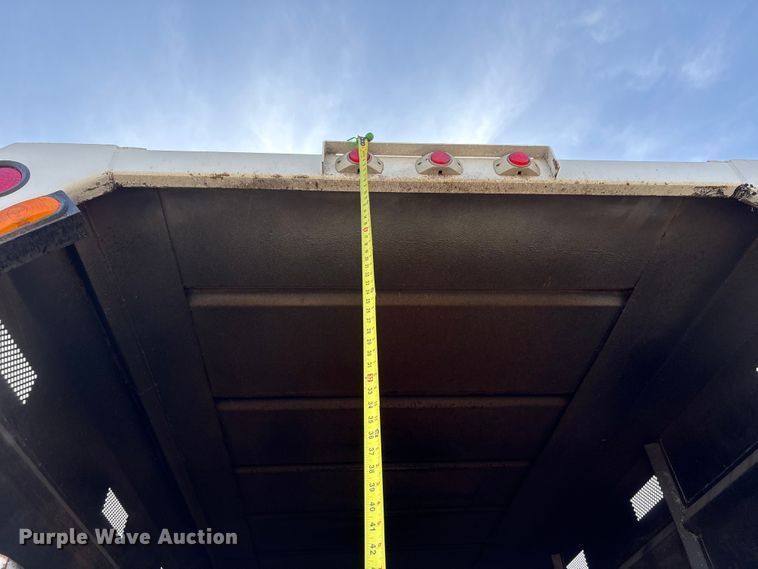 image for item EA4556 2001 Sterling M7500  chipper truck