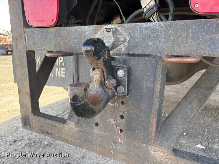 image for item EA4556 2001 Sterling M7500  chipper truck