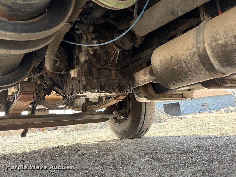 image for item EA4556 2001 Sterling M7500  chipper truck