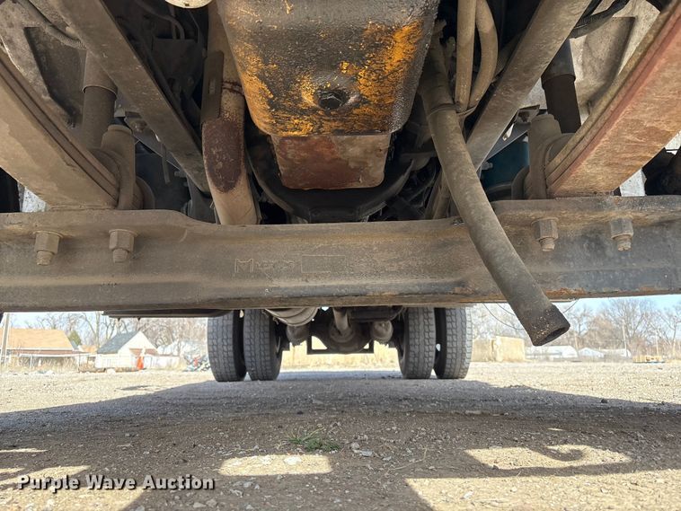 image for item EA4556 2001 Sterling M7500  chipper truck