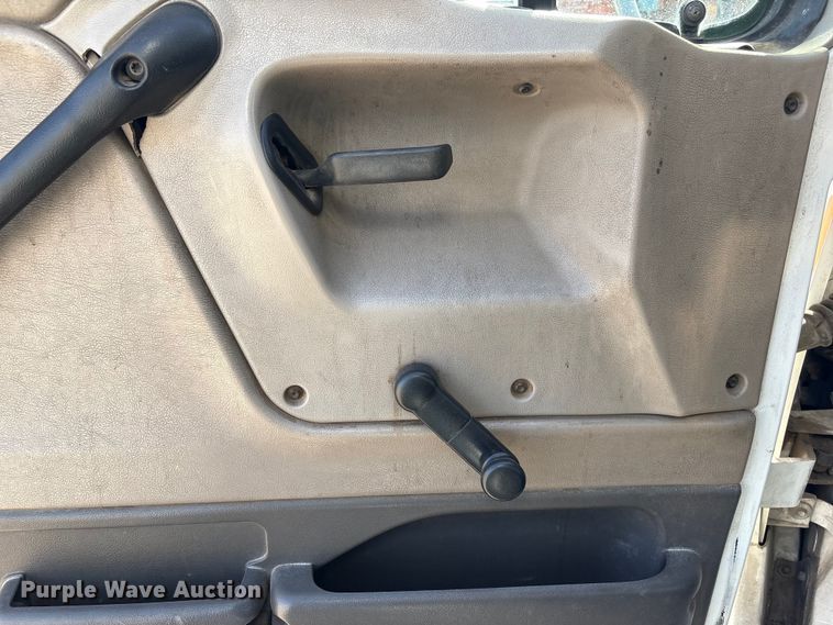 image for item EA4556 2001 Sterling M7500  chipper truck