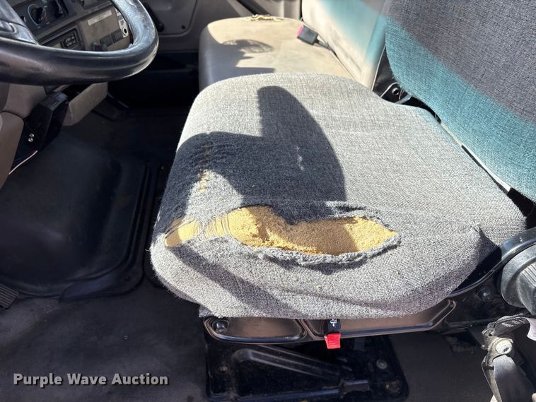 image for item EA4556 2001 Sterling M7500  chipper truck