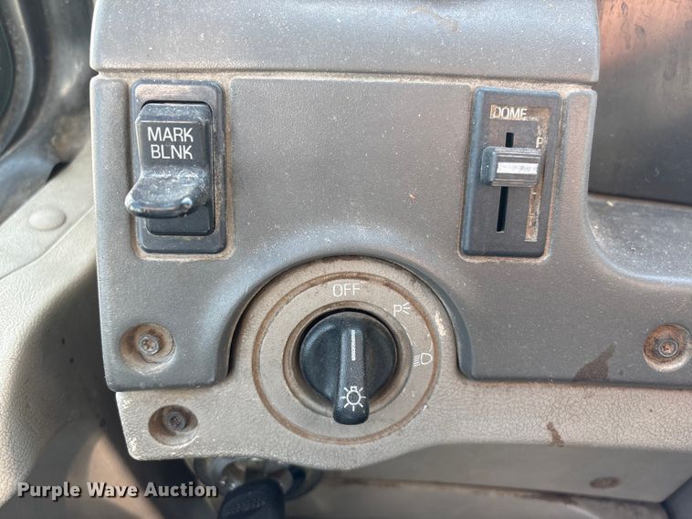 image for item EA4556 2001 Sterling M7500  chipper truck