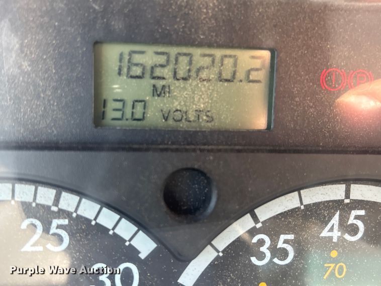 image for item EA4556 2001 Sterling M7500  chipper truck