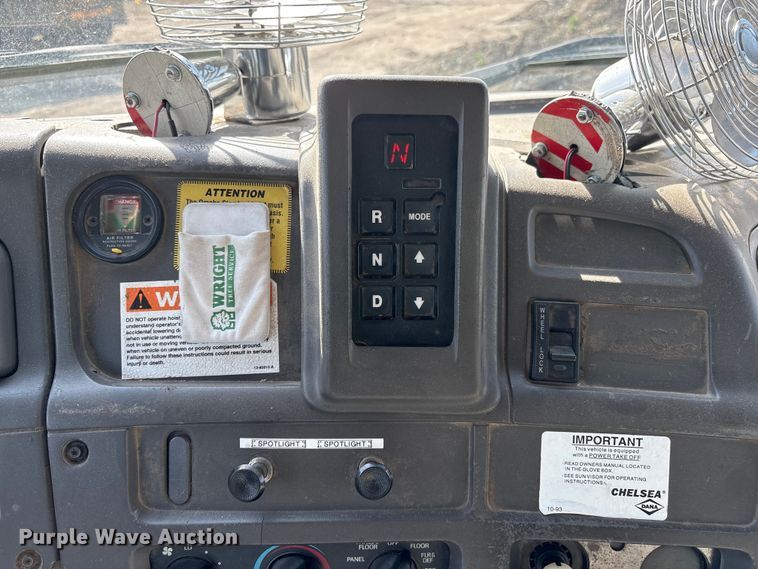 image for item EA4556 2001 Sterling M7500  chipper truck