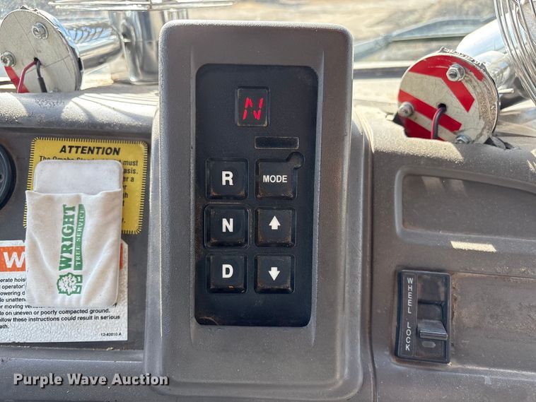 image for item EA4556 2001 Sterling M7500  chipper truck