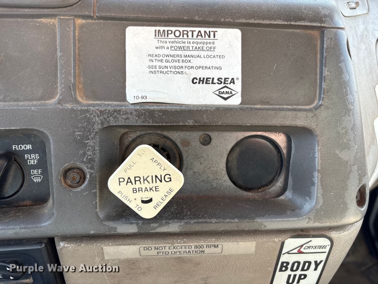 image for item EA4556 2001 Sterling M7500  chipper truck