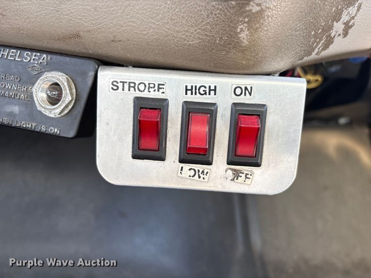 image for item EA4556 2001 Sterling M7500  chipper truck