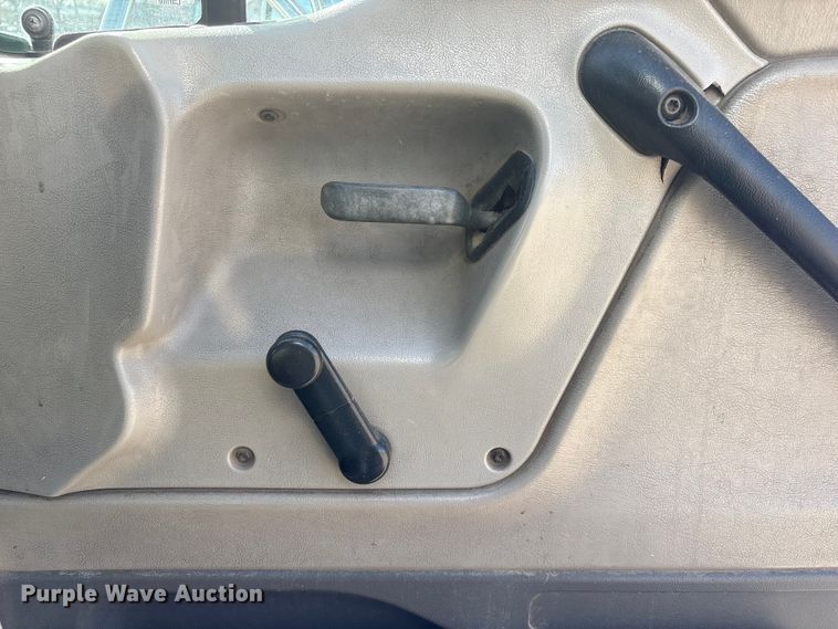 image for item EA4556 2001 Sterling M7500  chipper truck